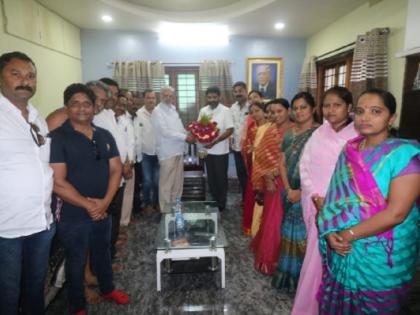 15 ruling Janata Dal corporators of Gadhinglaj municipality support Guardian Minister Satej Patil | गडहिंग्लज नगरपालिकेतील जनता दलाचे नगरसेवक पालकमंत्र्यांच्या पाठिशी !