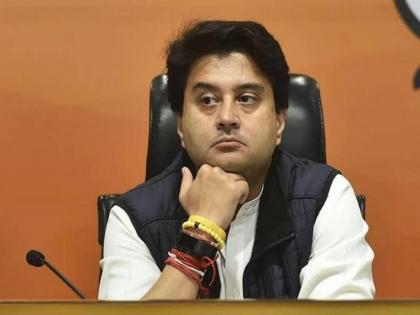 Jyotiraditya Scindia's Facebook account hacked as soon as he became a minister, old videos against Modi were uploaded | मंत्री बनताच ज्योतिरादित्य शिंदेंचे फेसबूक अकाउंट हॅक, मोदींविरोधातील जुने व्हिडिओ झाले अपलोड