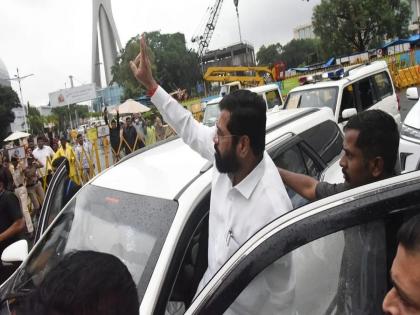 Accident of CM Eknath Shinde convoy near BMC Headqurter | Eknath Shinde: मुख्यमंत्र्यांच्या ताफ्यातील वाहनाचा अपघात; मुख्यमंत्री एकनाथ शिंदे सुरक्षित