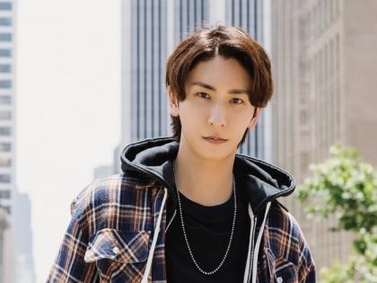 Japanese Popstar Shinjiro Atae : Hello, just saying, I'm gay! | हॅलो, इतकंच सांगतो, की मी गे आहे!