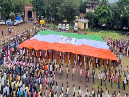 Shirala Nagar Panchayat implemented the spectacular tricolor, a first-of-its-kind initiative in Sangli district | video-शिराळा नगरपंचायतीने साकारला नेत्रदीपक तिरंगा, सांगली जिल्ह्यातील पहिलाच उपक्रम