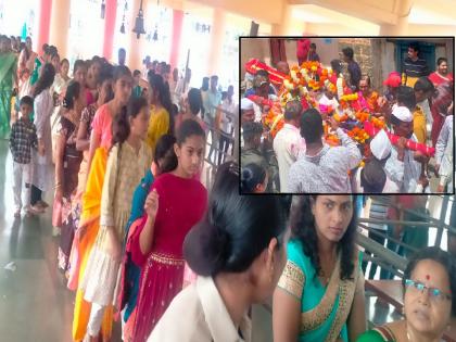 Nag Panchami was celebrated peacefully in Shirala with traditional pooja, bursting of gulala, procession of symbolic snake idol | पारंपरिक पूजा, गुलालाची उधळण, प्रतिकात्मक नाग मूर्तीची मिरवणूक; शिराळ्यात नागपंचमी शांततेत साजरी