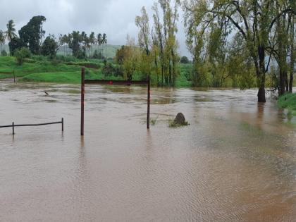 Dam connecting Shirala-Shahuwadi taluka under water, traffic stopped | शिराळा-शाहूवाडी तालुक्याला जोडणारा बंधारा पाण्याखाली, वाहतूक ठप्प