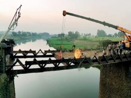 A British-era iron bridge at Shiroli on the Panchganga river built 133 years ago, was demolished | Kolhapur: 'पंचगंगे'वरील शिरोली येथील ब्रिटिशकालीन पूल इतिहासजमा