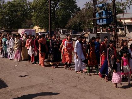 Hundreds of people participated in Mahavir Jayanti Shobha Yatra at Shirpur Jain | शिरपूर जैन येथे भगवान महाविर जयंती शोभायात्रेत शेकडोंचा सहभाग  