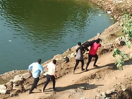 A 24-year-old girl attempted suicide by jumping into the Neera river in Satara | Satara News | नीरा नदीपात्रात उडी मारून २४ वर्षीय युवतीचा आत्महत्या करण्याचा प्रयत्न