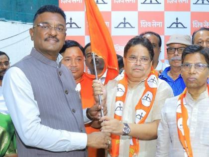 Thackeray Sena and BJP former corporators join Shinde Sena in Mira Bhayandar | मीरा भाईंदर मध्ये ठाकरेसेना व भाजपा माजी नगरसेवकांचा शिंदेसेनेत प्रवेश