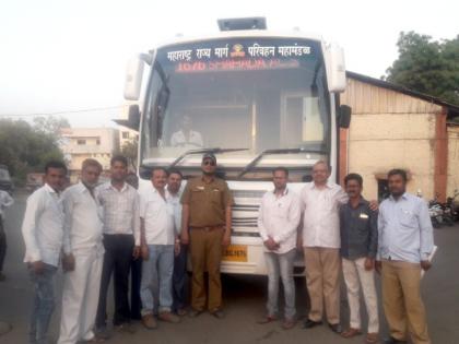 Shahada-Pune Shivshahi bus service inaugurated | शहादा-पुणे शिवशाही बससेवेचे उद्घाटन