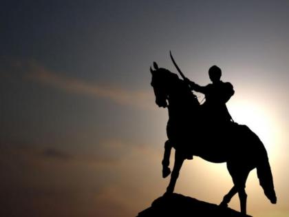 Soon after Shivaji Maharaj's statue of beautification | शिवाजी महाराजांच्या अश्वारूढ पुतळ्याचे लवकरच सुशोभीकरण