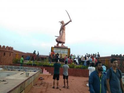 What is the feeling of Common People of Malvan after the fall of Chhatrapati Shivaji Maharaj statue at Rajkot | छत्रपतींचा पुतळा पडल्यानंतर सामान्य मालवणकरांची भावना काय?; राजकारण्यांनो ऐकाच