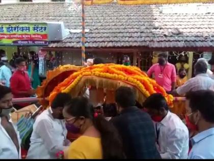 Shiva-era Devbhet ceremony in an emotional atmosphere | शिवकालीन देवभेट सोहळा भावपूर्ण वातावरणात