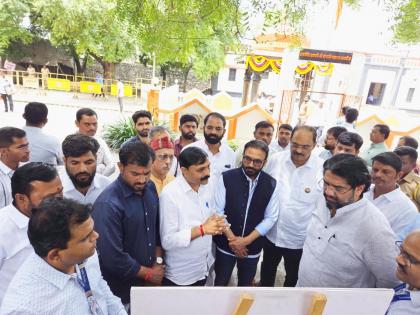 pune news Shambhurajs memorial at Vadhu-Tulapur should be developed as a pilgrimage site. | वढू-तुळापूर येथील शंभूराजांचे स्मारक तीर्थक्षेत्र म्हणून विकसित व्हावीत