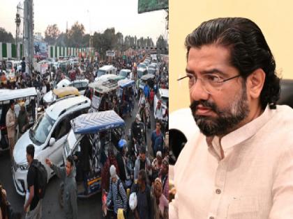 सार्वजनिक बांधकाममंत्री अडकले कोरेगावातील वाहतूक कोंडीत; कंपनीला सूचना देऊनही सुधारणा नाही, काम काढून घेण्याची प्रक्रिया सुरू सार्वजनिक बांधकाममंत्री अडकले कोरेगावातील वाहतूक कोंडीत; कंपनीला सूचना देऊनही सुधारणा नाही, काम काढून घेण्याची प्रक्रिया सुरू