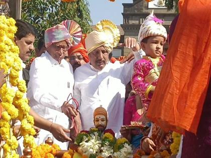 Only Jijau's role in shaping Chhatrapati Shivaji Maharaj's personality: Sharad Pawar | छत्रपती शिवाजी महाराजांचे व्यक्तिमत्त्व घडवण्यात फक्त जिजाऊंचा वाटा : शरद पवार