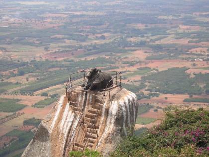 gavi gangadhareshwara temple known for interesting facts | 'या' मंदिरात मकरसंक्रांतीला होतो चमत्कार, वास्तूरचनकारांच्या कलेचं घडतं अनोखं दर्शन