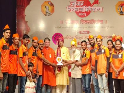 Encourage the future generation to pursue the hobby! Honoring veteran coin collector Ashok Singh Thakur | भावी पिढीला छंद जोपासण्यासाठी प्रोत्साहन द्या! ज्येष्ठ नाणे संग्राहक अशोक सिंह ठाकूर यांचा गौरव Encourage the future generation to pursue the hobby! Honoring veteran coin collector Ashok Singh Thakur | भावी पिढीला छंद जोपासण्यासाठी प्रोत्साहन द्या! ज्येष्ठ नाणे संग्राहक अशोक सिंह ठाकूर यांचा गौरव
