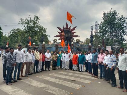 Demonstrations of Shiv Sainiks in the city Protest against lathi charge incident | शिवसैनिकांचे नगरमध्ये निदर्शने; लाठीचार्जच्या घटनेचा निषेध 