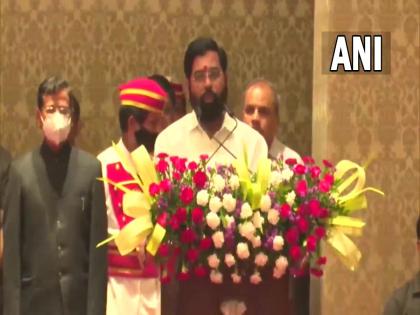 Eknath Shinde-Devendra Fadanvis: Shiv Sena rebel leader Eknath Shinde take oath as chief minister of Maharashtra | Eknath Shinde-Devendra Fadanvis: बाळासाहेब ठाकरे आणि आनंद दिघेंचे स्मरण; एकनाथ शिंदे मुख्यमंत्रीपदी विराजमान