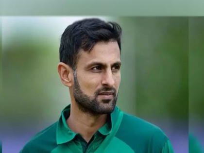 pakistan player Shoaib Malik's Bangladesh Premier League contract terminated after suspicious no-balls, read here details | पाकिस्तानच्या शोएब मलिकला एक चूक भोवली; बांगलादेश प्रीमिअर लीगमधून झाली हकालपट्टी