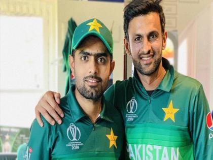 Shoaib Malik said that I will play cricket only if Babar Azam wants otherwise No will play  | Shoaib Malik: "बाबर आझमची इच्छा असेल तरच मी खेळेन अन्यथा..", PCB वर शोएब मलिक भडकला