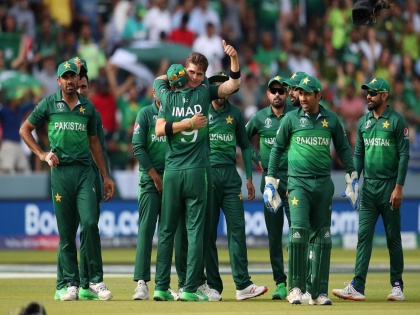 Pakistan Cricket Board on Tuesday confirmed that another 7 players have tested positive for Covid-19 | Big Breaking : पाकिस्तान संघाचे आणखी 7 खेळाडू कोरोना पॉझिटिव्ह; शोएब मलिकचं काय झालं?