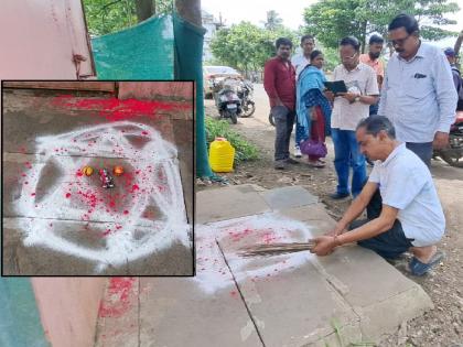 A case of placing lemons and black dolls decorated with rangoli and studs in front of a shop in Satara | दुकानासमोर लिंबू, काळी बाहुली!; ‘अंनिस’च्या साताऱ्यातच दैवी दहशत A case of placing lemons and black dolls decorated with rangoli and studs in front of a shop in Satara | दुकानासमोर लिंबू, काळी बाहुली!; ‘अंनिस’च्या साताऱ्यातच दैवी दहशत