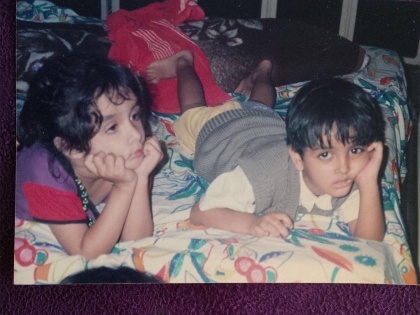 Shakti kapoor daughter shraddha kapoor unseen childhood photo with brother siddhanth lying on bed fans says cuteness overloaded | फोटोत भावासोबत दिसणारी ही निरागस चिमुकली आज आहे बॉलिवूडची मोठी स्टार, भावानेही अभिनयात आजमावलंय नशीब