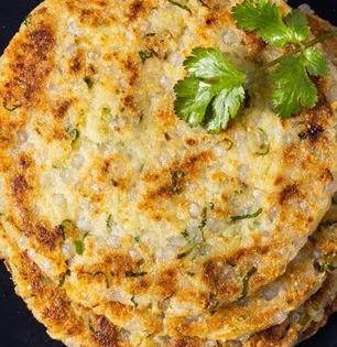 Shravan Food : उपवास आहे तर खा हा खमंग मऊ मस्त उपवासाचा पराठा, ना पित्ताचा त्रास-ना भूकभूक