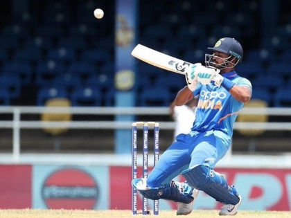 India vs West Indies : Sunil Gavaskar makes massive statement about Shreyas Iyer, predicts future | श्रेयस अय्यरच्या भविष्याबाबत गावस्करांचं मोठं विधान, चौथ्या क्रमांकासाठी 'या' खेळाडूला पसंती