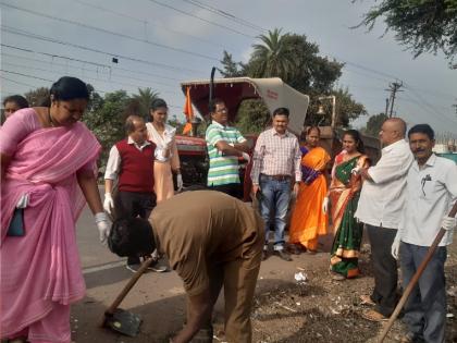 Hundreds of hands worked for cleanliness; Mahashramdan in Satara district | स्वच्छतेसाठी राबले शेकडो हात; झाले हजारो तासांचे श्रमदान; सातारा जिल्ह्यात महाश्रमदान 