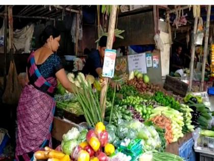 Inflation broke the backbone; This vegetable is more expensive than chicken petrol | बापरे! महागाईनं कंबरडं मोडलं; चिकन पेट्रोल दरापेक्षा 'ही' भाजी महागली