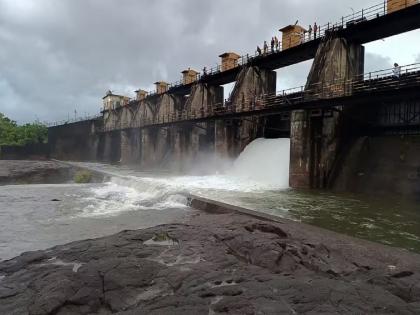 Khadakwasla is full, discharge has started, 97 percent stock in all the four dams | खडकवासला भरले, विसर्ग सुरू, चारही धरणांत ९७ टक्के साठा