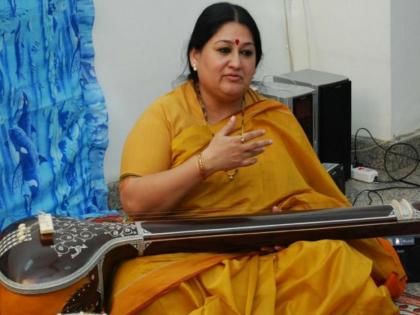 'Aurangzebi' challenge to politicians of politics; Shubha Mudgal | ‘औरंगजेबी’ राजकारण्यांचे कलाकारांपुढे आव्हान; शुभा मुदगल यांची खंत