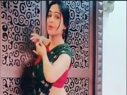 Shubhangi Atre Angoori Bhabhi Dance Video On Kanha Soja Zara Song | अंगूरी भाभीने 'कान्हा सो जरा...' गाण्यावर लावले ठुमके, सोशल मीडियावर लाईक्सचा वर्षाव