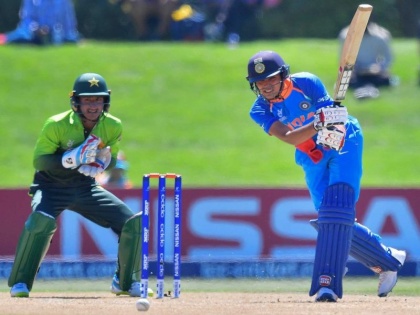 ICC U-19 World Cup 2018: Shubhaman Gill is the first Indian batsman to score a century against Pakistan | ICC U-19 World Cup 2018: शुभमन गिल ठरला पाकिस्तानविरोधात शतक ठोकणारा पहिला भारतीय फलंदाज