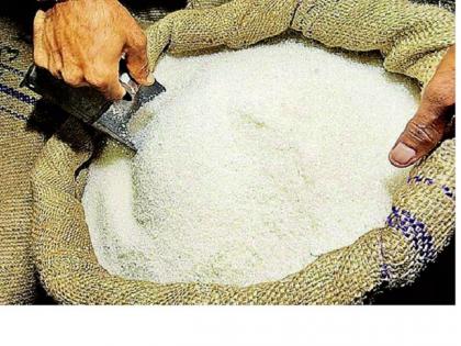 Give the sugar at a minimum of 3200 rupees | साखरेला किमान ३२०० रुपये किंमत द्या