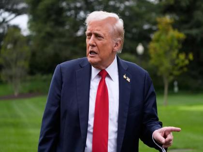 US government shutdown: Senate Democrats have voted down a Donald Trump Republican bill to keep funding the government, putting it on a path to a shutdown | अमेरिकेत 'शटडाऊन'चं संकट, सरकारी कामकाज बंद; ६० मतांची होती गरज, ट्रम्प यांना मिळाली ५५ मते