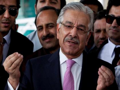 Operation Sindoor: Pakistani Defense Minister claims to have shot down five Rafales; Stops talking when asked for evidence... | Video: पाच राफेल पाडल्याचा पाकिस्तानी संरक्षण मंत्र्याचा दावा; पुरावा मागताच बोलती बंद... Operation Sindoor: Pakistani Defense Minister claims to have shot down five Rafales; Stops talking when asked for evidence... | Video: पाच राफेल पाडल्याचा पाकिस्तानी संरक्षण मंत्र्याचा दावा; पुरावा मागताच बोलती बंद...