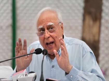 Women Reservation Bill: 'What was the need for PM Modi to wait for 10 years?' Kapil Sibal's target over women's reservation | 'PM मोदींना 10 वर्षे वाट पाहण्याची काय गरज होती?' महिला आरक्षणावरुन सिब्बलांचा निशाणा