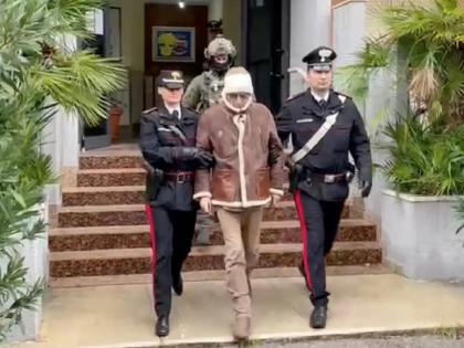 Italy's most-wanted Mafia boss Matteo Messina Denaro arrested in Sicily | युरोपमधील मोस्ट वॉन्टेड माफिया बॉसला अटक, 30 वर्षांपासून पोलिसांना देत होता चकमा 