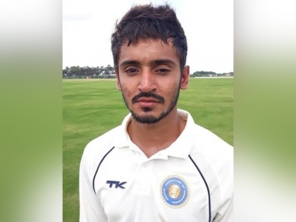 Teenager Sidak Singh emulates Anil Kumble, claims 10-wicket haul in an innings | मुंबईच्या युवा गोलंदाजाकडून अनिल कुंबळेच्या विक्रमाशी बरोबरी, डावात दहा बळी