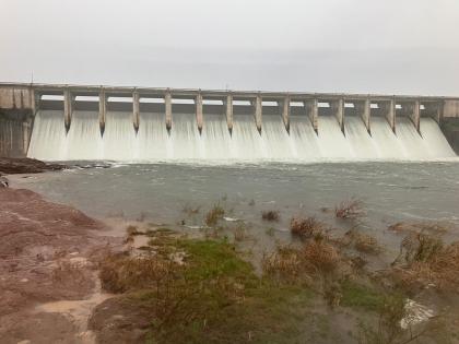 Hingoli: 14 gates of Siddheshwar Dam opened suddenly, yellow alert for the district for two days | Hingoli: सिद्धेश्वर धरणाचे १४ दरवाजे एक फुटाणे उघडले, जिल्ह्याला दोन दिवस येलो अलर्ट Hingoli: 14 gates of Siddheshwar Dam opened suddenly, yellow alert for the district for two days | Hingoli: सिद्धेश्वर धरणाचे १४ दरवाजे एक फुटाणे उघडले, जिल्ह्याला दोन दिवस येलो अलर्ट