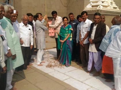 Launch of gold summit work at Siddharmeshwar temple in Solapur | सोलापूरातील सिध्दरामेश्वर मंदीरात सुवर्ण शिखर कामाचा शुभारंभ