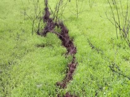 Geologists survey the cracks in Bavale; People should not be afraid, appeals the administration | ‘बावळे’तील भेगांची भूवैज्ञानिकांकडून पाहणी; लोकांनी घाबरू नये, प्रशासनाचं आवाहन