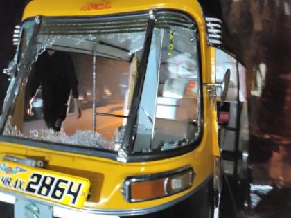 The mob caught the thieves red-handed; Rickshaws vandalized by angry mobs | चोरट्यांना रंगेहाथ पकडून जमावाने दिला चोप; संतप्त जमावाकडून रिक्षांची मोडतोड