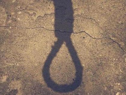 12th student commits suicide due to fear of failure. Incident in Morewadi | अपयशाच्या भीतीने बारावीच्या विद्यार्थिनीची आत्महत्या. मोरेवाडीतील घटना