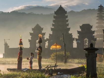 silence day tradition in Bali | येथे लोकांना बोलण्यास आहे मनाई, कारण वाचून धक्का बसेल; पण तिथे जायची इच्छा होईल