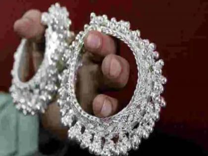 silver has a silvery edge increase by 1400 per day and price 87 thousand four hundred | चांदीला चंदेरी धार! दिवसात १४०० ने वाढ, भाव ८७ हजार चारशे पार