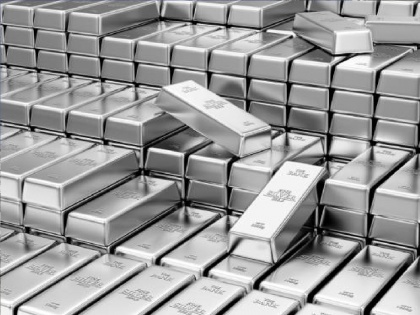 Investment in Silver: silver will give higher returns than Mutual funds and gold | Investment in Silver : म्युच्युअल फंड आणि सोन्यापेक्षा जास्त परतावा देईल चांदी, 36 महिन्यांत व्हाल मालामाल