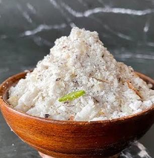 १० दिवस उत्तम टिकणाऱ्या स्वादिष्ट खिरापतीची खास रेसिपी- खिरापत खाऊन सगळेच होतील खुश